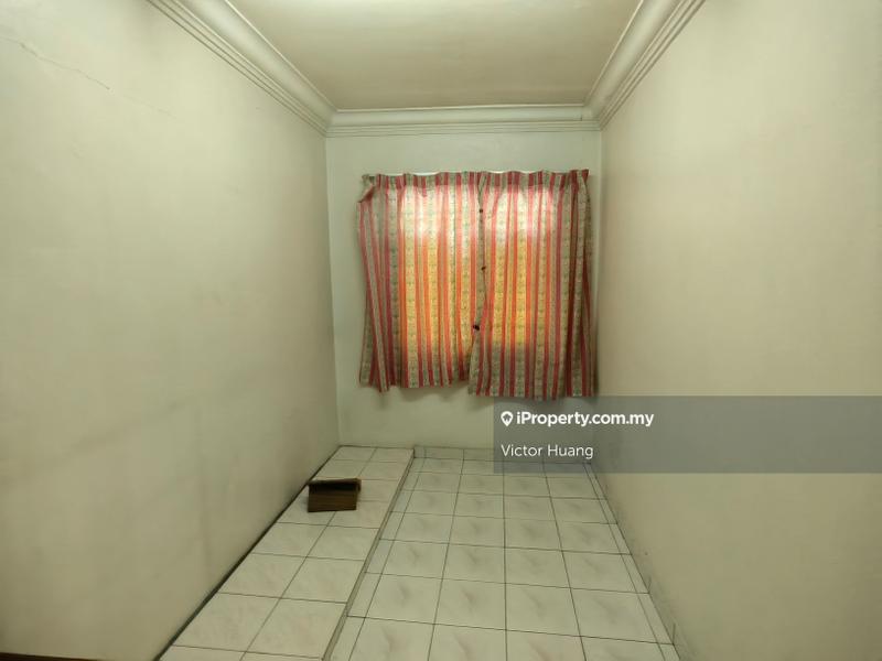 Pangsapuri untuk Dijual di saujana apartment oleh Victor Huang - iProperty.com.my