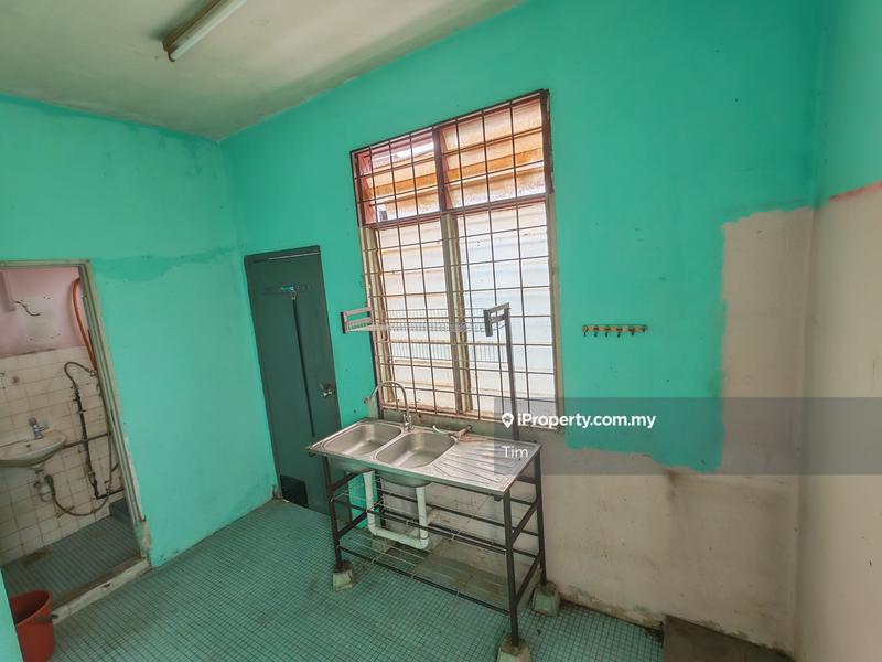 Rumah Teres 2-Tingkat untuk Dijual di Taman Datuk Thamby Chik Karim, Batu Berendam oleh Tim - iProperty.com.my