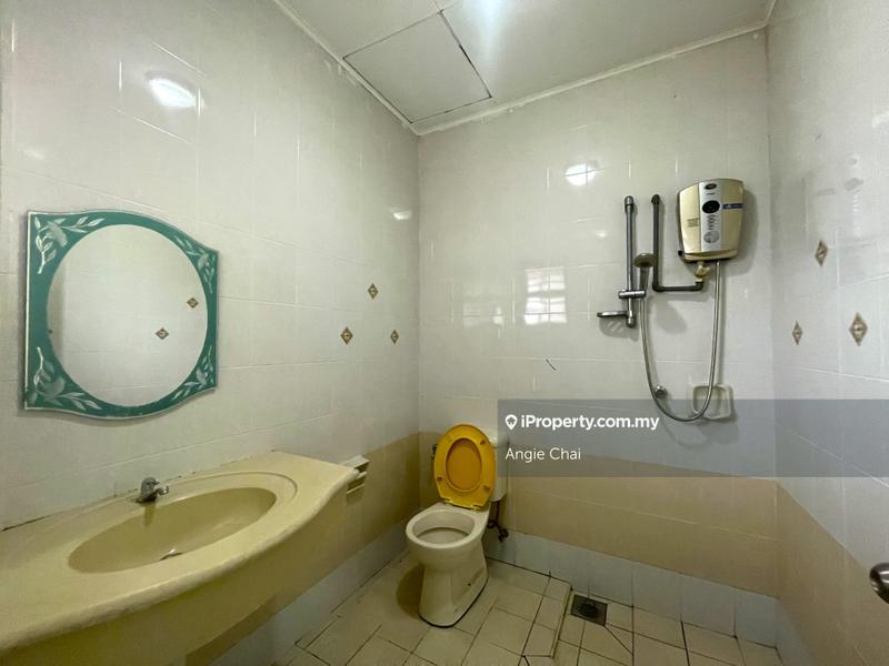 Townhouse for Sale in Sunway Damansara, Kota Damansara by Angie Chai - iProperty.com.my