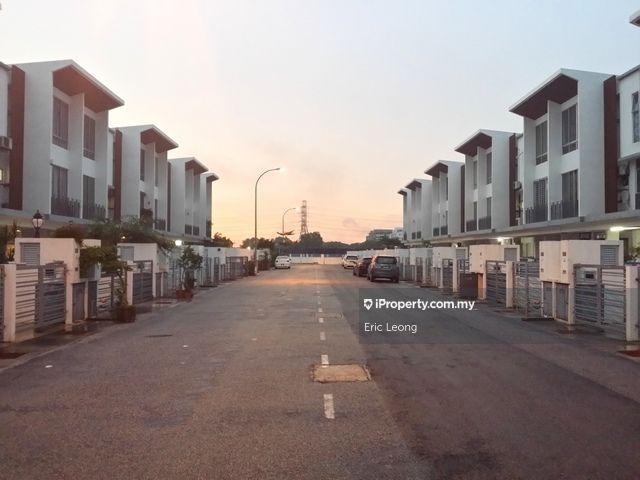1.5-storey Terraced House for Sale in Cascadia Lake Vista, Puchong by Eric Leong - iProperty.com.my