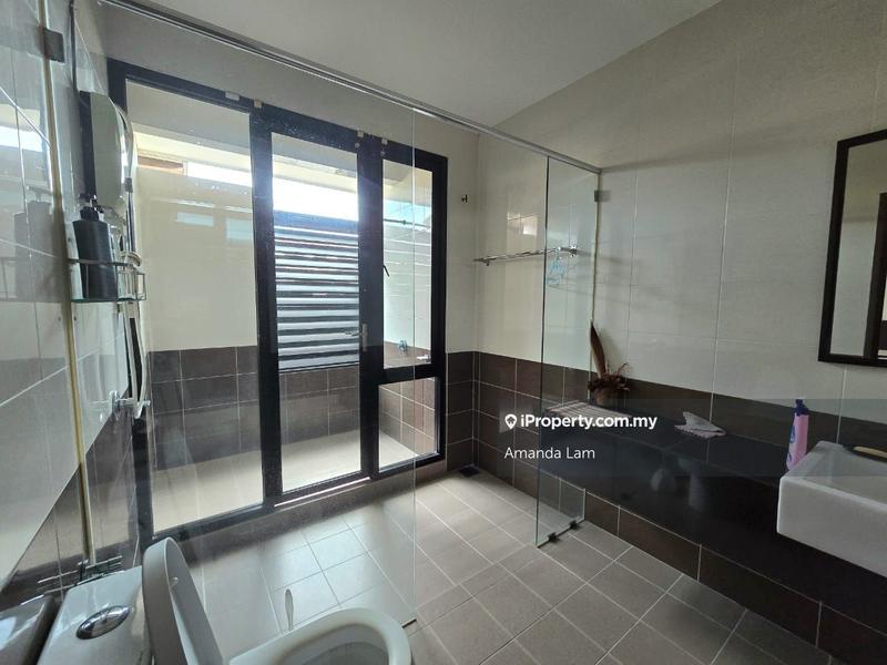 Rumah Berangkai 3 Tingkat untuk Dijual di Southbay Residence, Batu Maung oleh Amanda Lam - iProperty.com.my