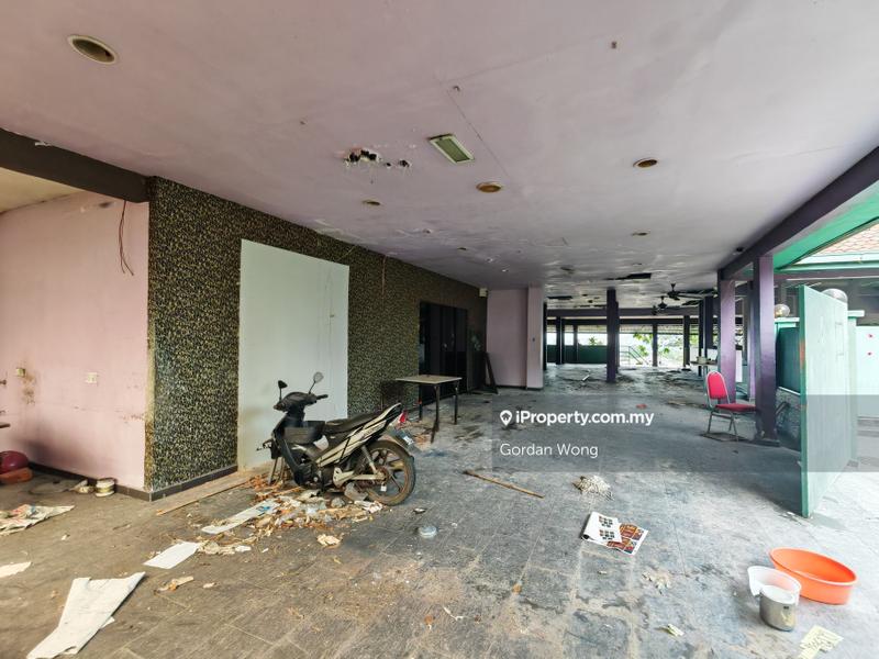 Bungalow House for Sale in Bandar Country Homes, Rawang by Gordan Wong - iProperty.com.my