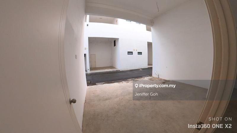 For Sale - 3 storey shop office with individual lift for sale