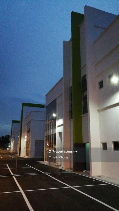 Semi-D Komersial untuk Dijual di Kawasan Perindustrian Nilai 7, Nilai oleh Christie Chong - iProperty.com.my