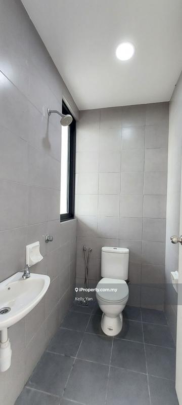 Rumah Berkembar untuk Dijual di Bandar Sungai Long, Selangor oleh Kelly Yan Kai Lit - iProperty.com.my