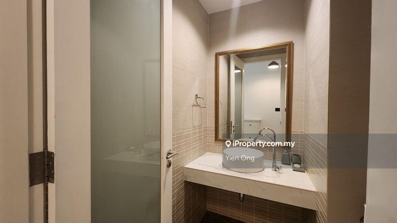 For Sale - Ara Hill Condominium