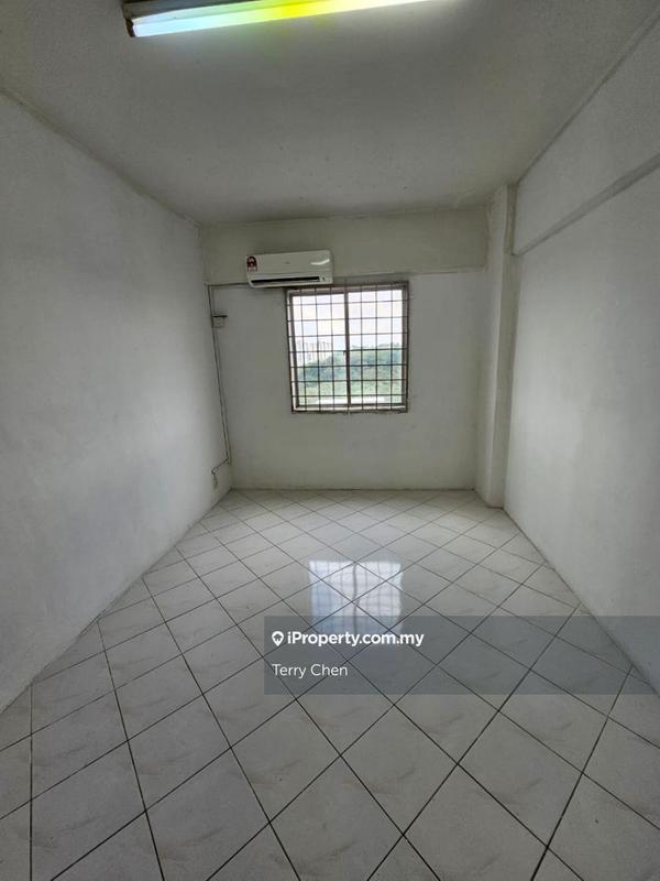Apartment for Sale in Pangsapuri Vista Serdang by Terry Chen - iProperty.com.my