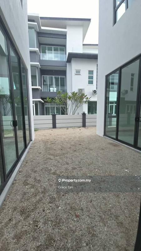 Bungalow House for Sale in Taman Equine, Seri Kembangan by Grace Tan - iProperty.com.my