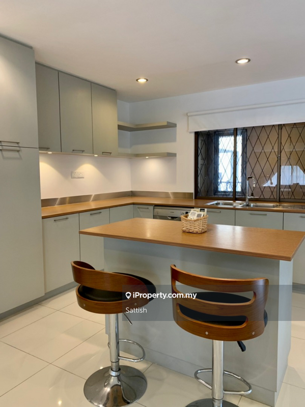 For Rent - Merak Kayangan Court