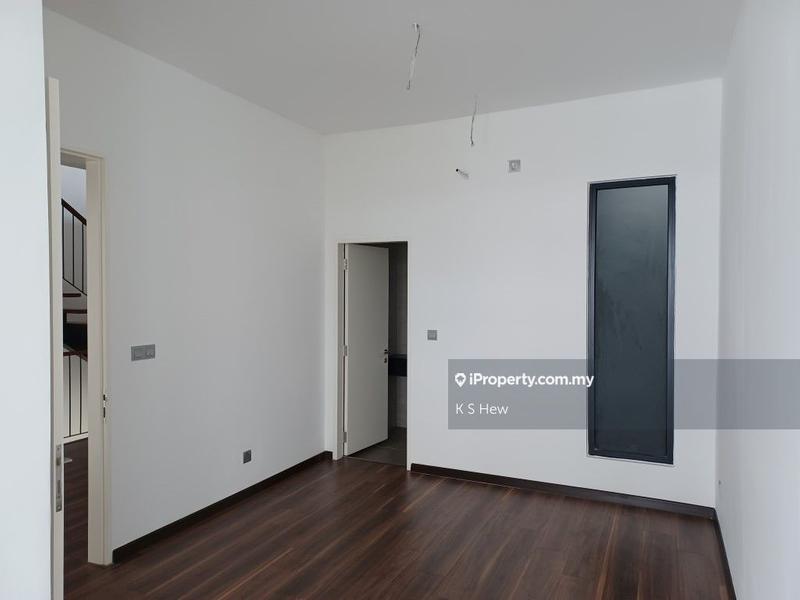 Rumah Teres 4-Tingkat untuk Dijual di Seri Kembangan, Selangor oleh K S Hew - iProperty.com.my