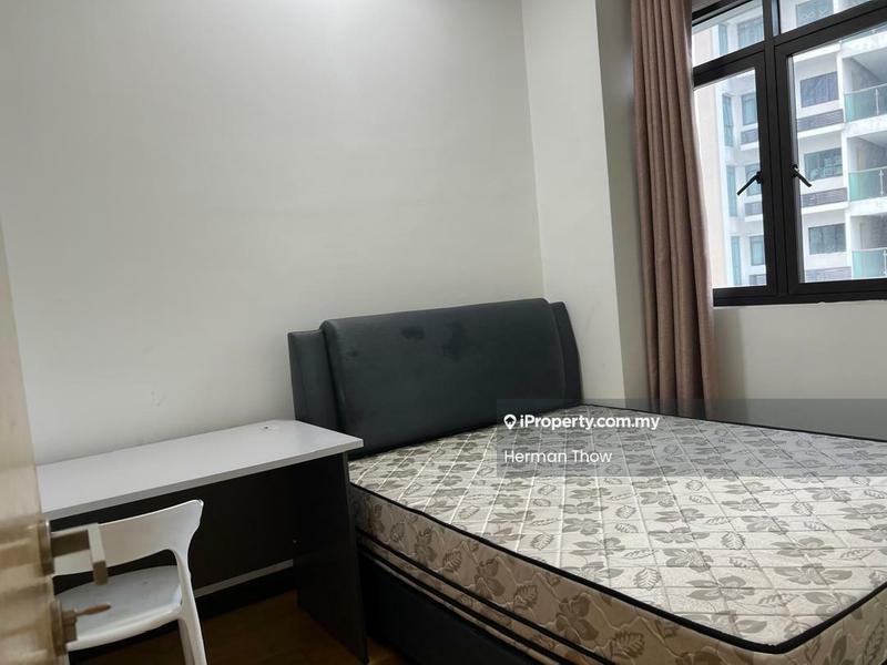 Kediaman Servis untuk Dijual di Isola oleh Herman Thow - Bedroom - iProperty.com.my