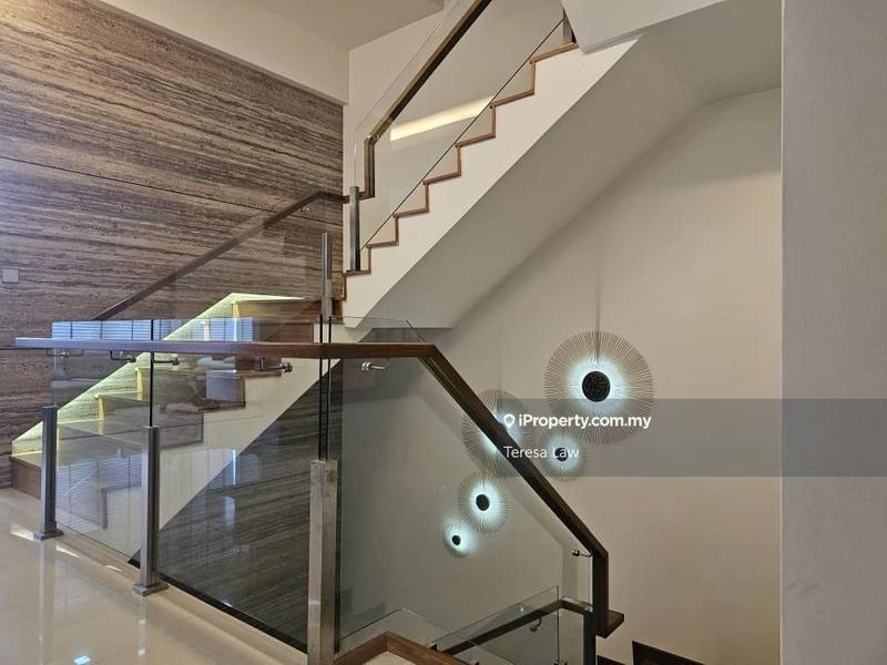 Rumah Berkembar untuk Dijual di Taman Equine, Seri Kembangan oleh Teresa Law - iProperty.com.my