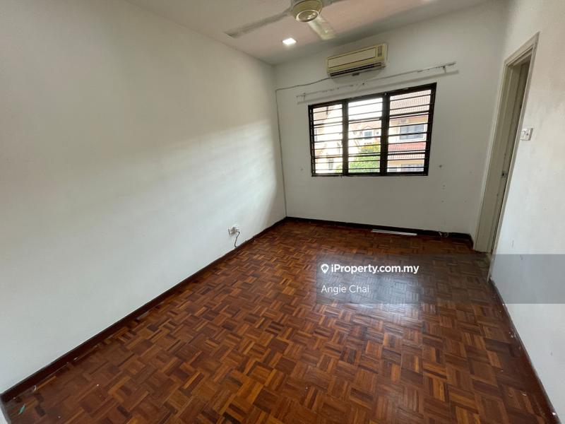 Townhouse for Sale in Sunway Damansara, Kota Damansara by Angie Chai - iProperty.com.my