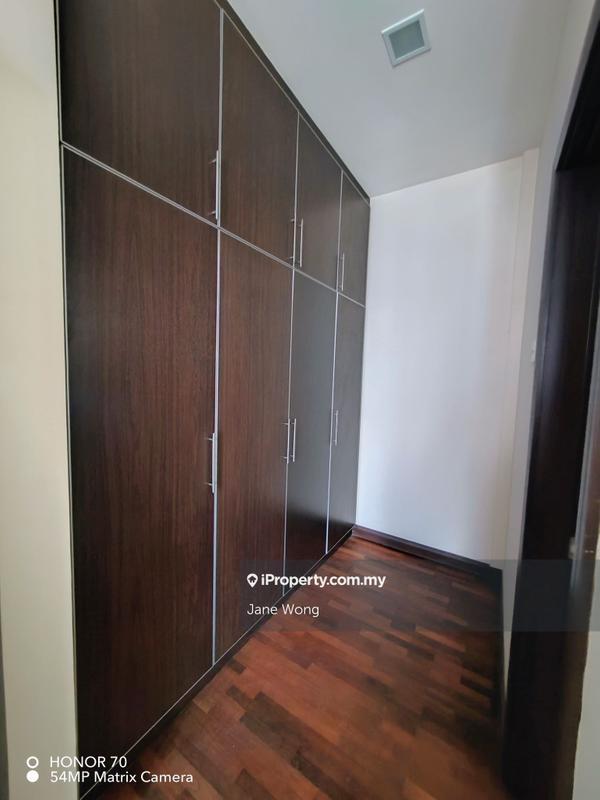 Condominium for Sale in Nadia Parkfront by Jane Wong - Walk-in Wardrobe of Master Bedroom - iProperty.com.my