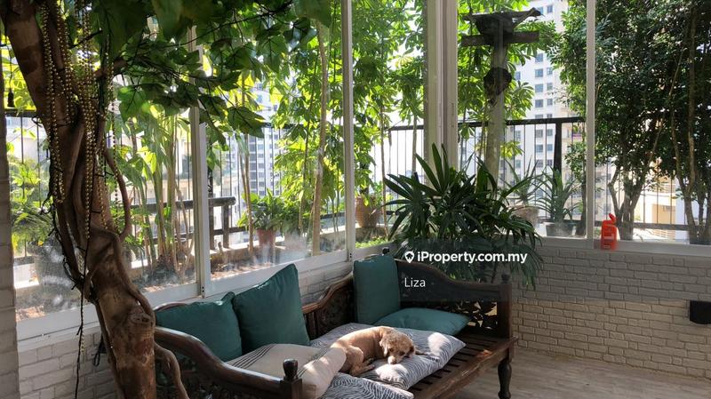 Entertainment balcony 22’ x 15’