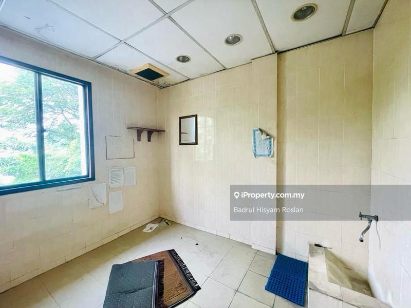 Gudang untuk Dijual di Seksyen 33, Shah Alam oleh Badrul Hisyam Roslan - iProperty.com.my