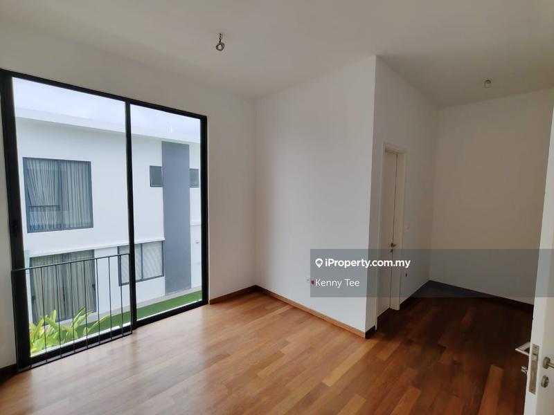 Semi-Detached House for Sale in Bandar Sri Sendayan, Negeri Sembilan by Kenny Tee - iProperty.com.my