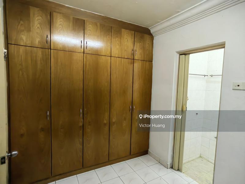 Pangsapuri untuk Dijual di saujana apartment oleh Victor Huang - iProperty.com.my
