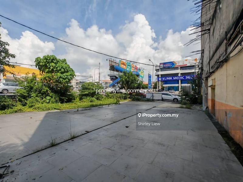 For Rent - Commercial Land For Rent, Corner