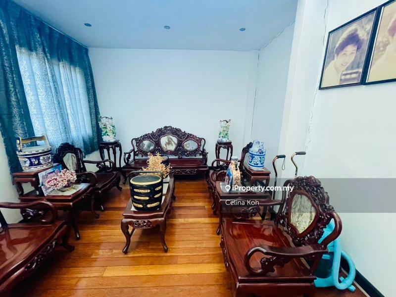 Rumah Berangkai 3 Tingkat untuk Dijual di Valencia, Sungai Buloh oleh Celina Koh - iProperty.com.my