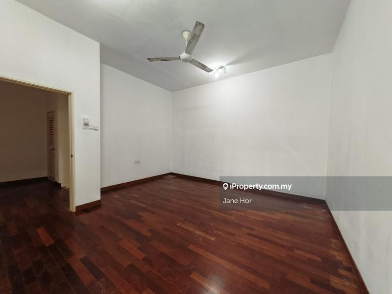 Townhouse for Sale in 16 Sierra, Puchong by Jane Hor - iProperty.com.my