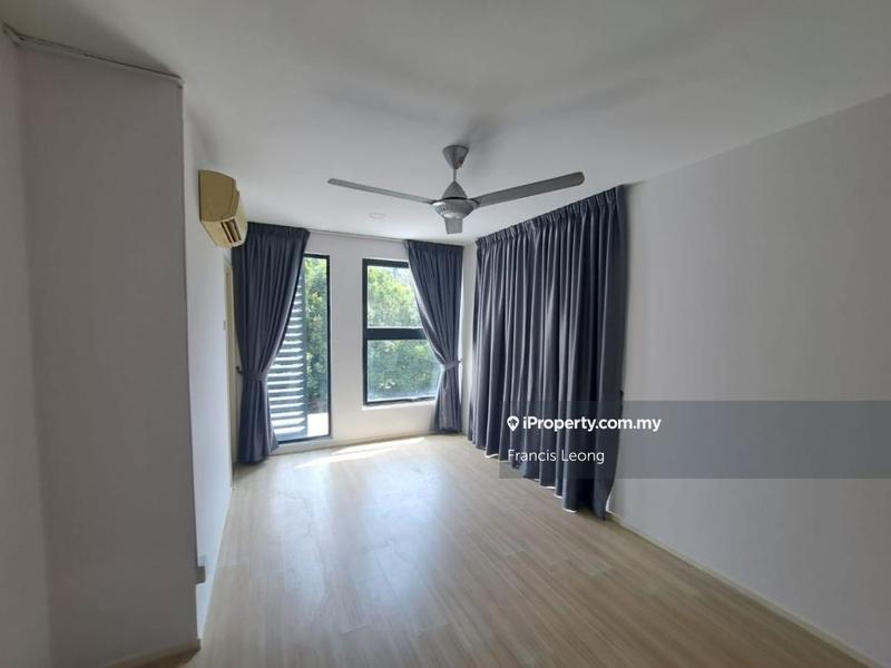 Rumah Berangkai 3 Tingkat untuk Dijual di myj42, Seri Kembangan oleh Francis Leong - iProperty.com.my