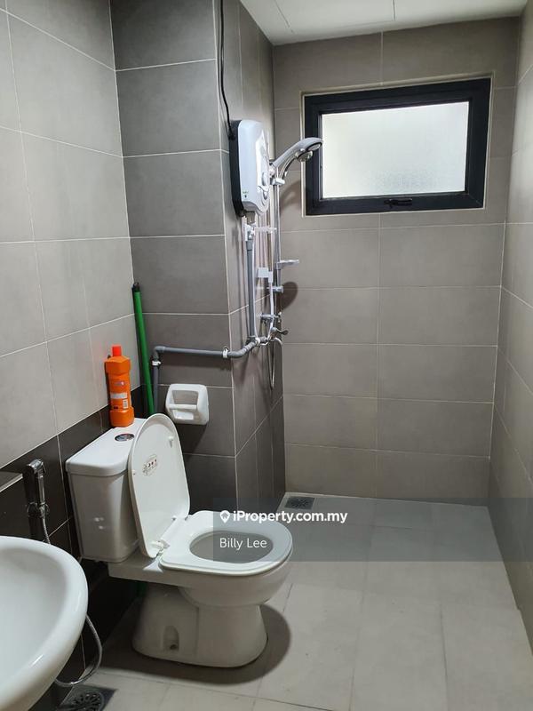 Kediaman Servis untuk Dijual di Suria Residence oleh Billy Lee - iProperty.com.my