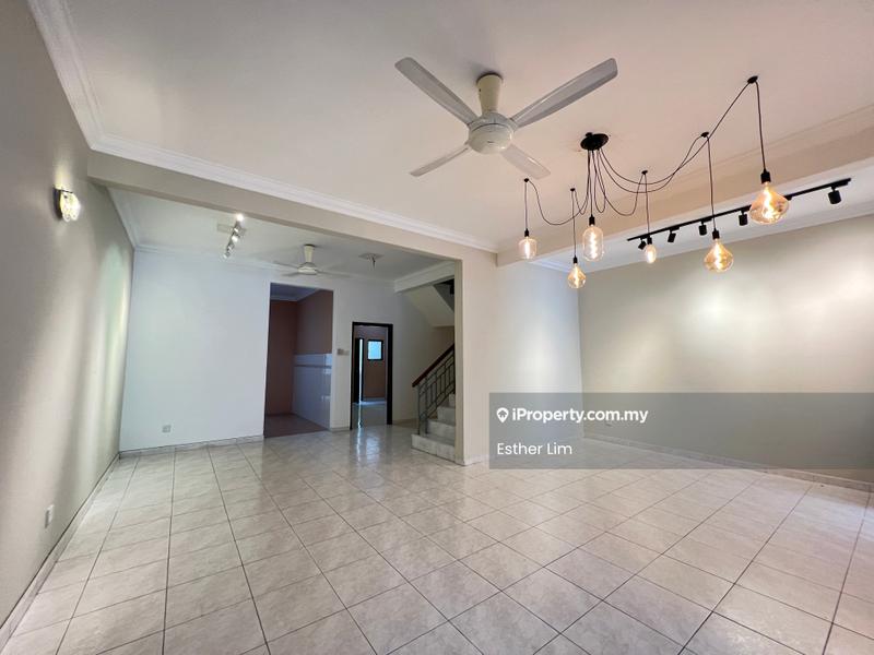2-storey Terraced House untuk Dijual di Bayu Damansara, Seksyen 11, Kota Damansara oleh Esther Lim - Living Room - iProperty.com.my