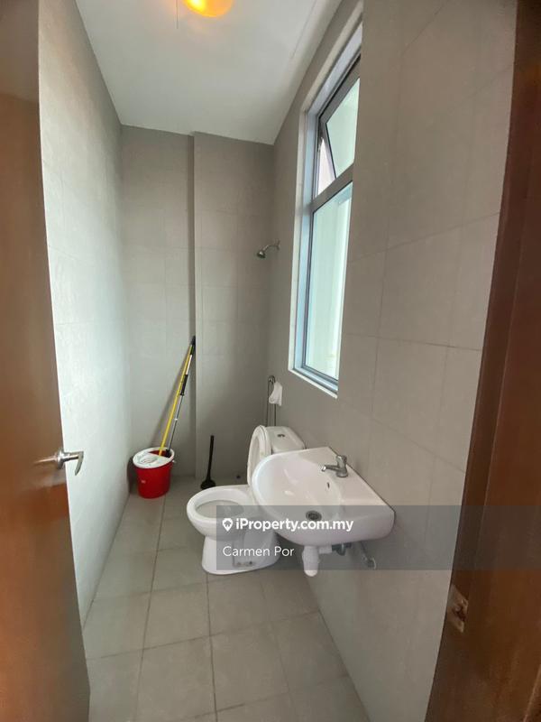 Condominium for Rent in Infinity Beachfront Condominium by Carmen Por - iProperty.com.my