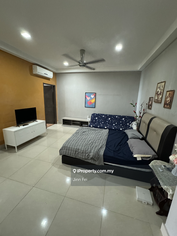 For Rent - Shaftsbury Residence