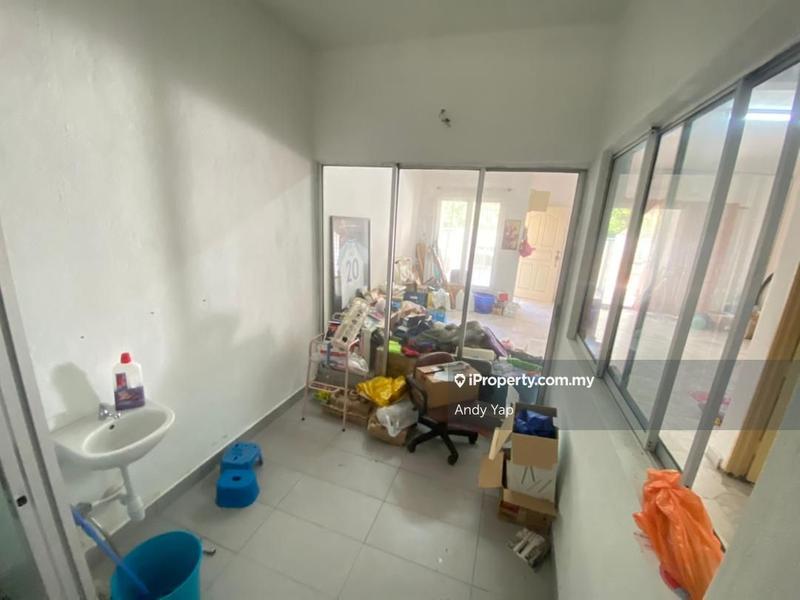 Rumah Teres 2.5-Tingkat untuk Dijual di Bandar Country Homes, Rawang oleh Andy Yap - iProperty.com.my