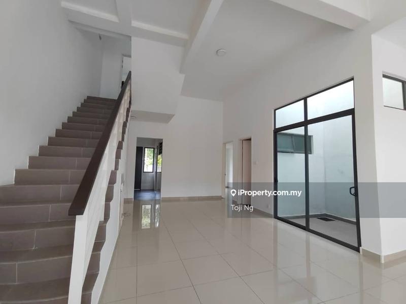 Rumah Berangkai 2 Tingkat untuk Dijual di Taman Putra Prima, Puchong oleh Toji Ng - iProperty.com.my