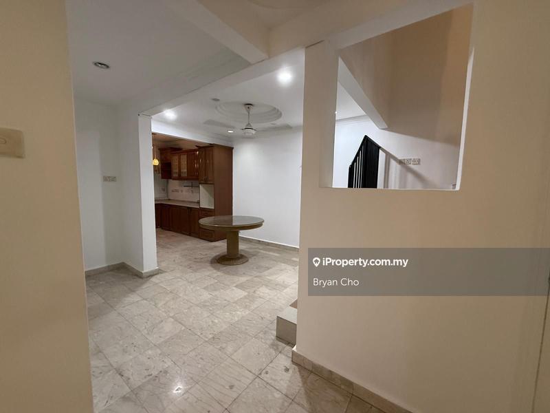 Rumah Berangkai 2 Tingkat untuk Dijual di SS12, Subang Jaya oleh Bryan Cho - iProperty.com.my