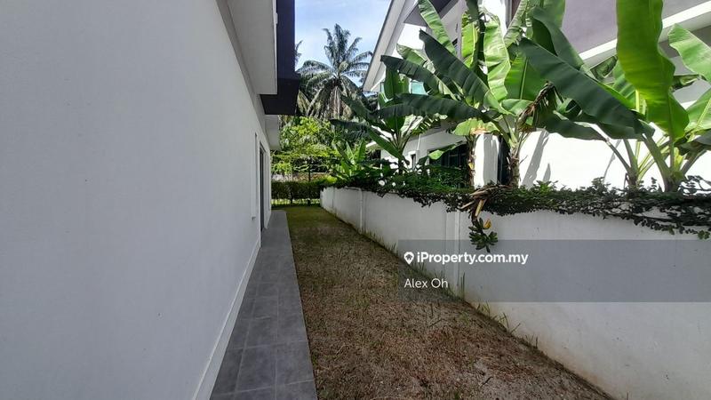 Semi-Detached House for Sale in THE GULF BOTANI, Ipoh by Alex Oh - Side yard - iProperty.com.my