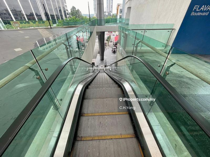 Pejabat untuk Disewa di Bandar Putra Permai, Seri Kembangan oleh C.H.Yong - Exterior - iProperty.com.my