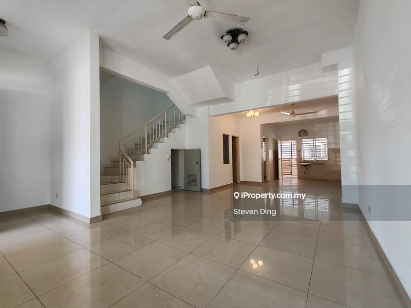2-storey Terraced House untuk Dijual di Setia Indah, Setia Alam oleh Steven Ding - Living Room - iProperty.com.my