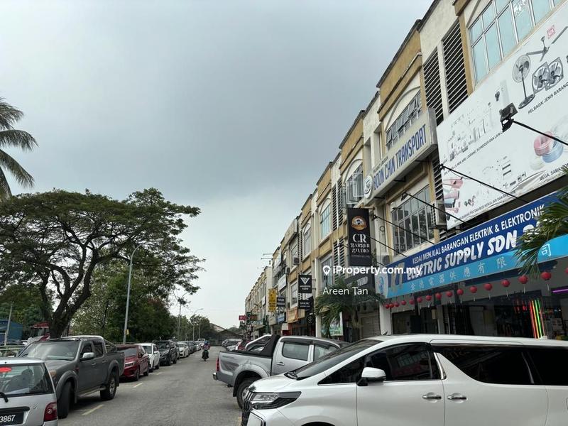 For Rent - Jalan Ehsan Perdana 7, Pandamaran Shop Upper Floor - Workers Hostel Partitions Ready