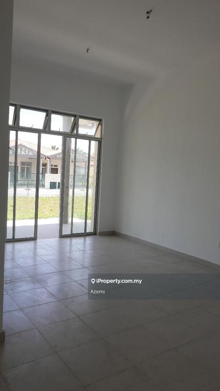 Bungalow House for Sale in Banting, Selangor by Azemi - iProperty.com.my