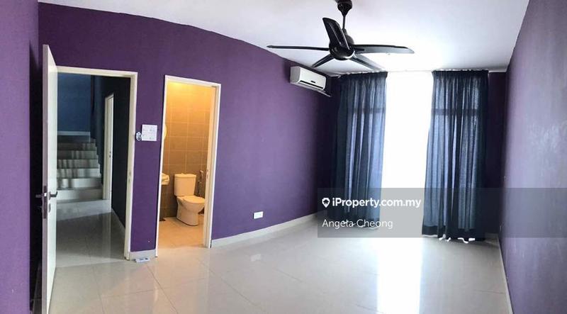 Townhouse for Sale in Kampung Sungai Kayu Ara, Petaling Jaya by Angela Cheong - iProperty.com.my