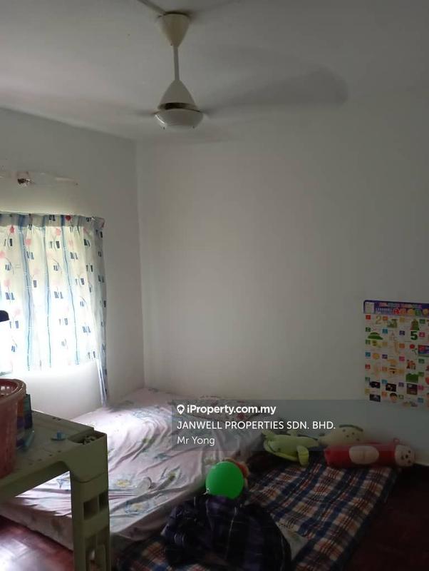Flat for Sale in United Garden (Taman Lee Yan Lian) by Ethan Yong - iProperty.com.my