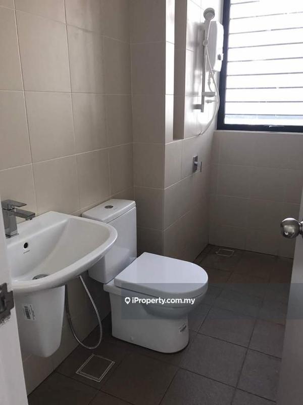 Kediaman Servis untuk Dijual di i-SOHO @ i-City oleh Debbie Tey - iProperty.com.my