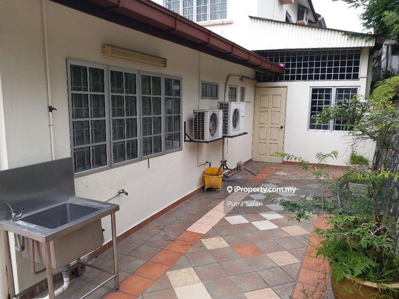 Rumah Berkembar untuk Dijual di Seksyen 9, Shah Alam oleh Putra Safari - iProperty.com.my