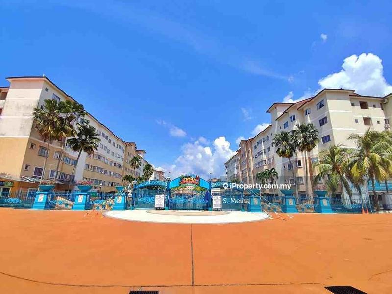 Apartment for Sale in Tiara Beach Resort by S. Melisa - iProperty.com.my