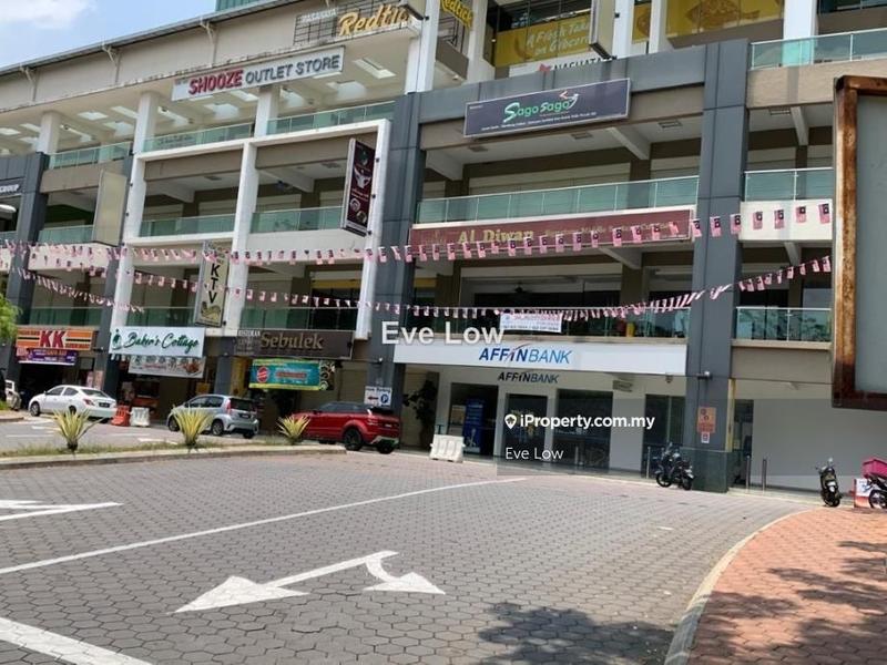 For Rent - Shaftsbury Square Retail Shop