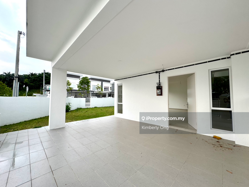 Rumah Berangkai 2 Tingkat untuk Dijual di Bayu Sutera, Bandar Sri Sendayan, Bandar Sri Sendayan oleh Kimberly Ong - iProperty.com.my