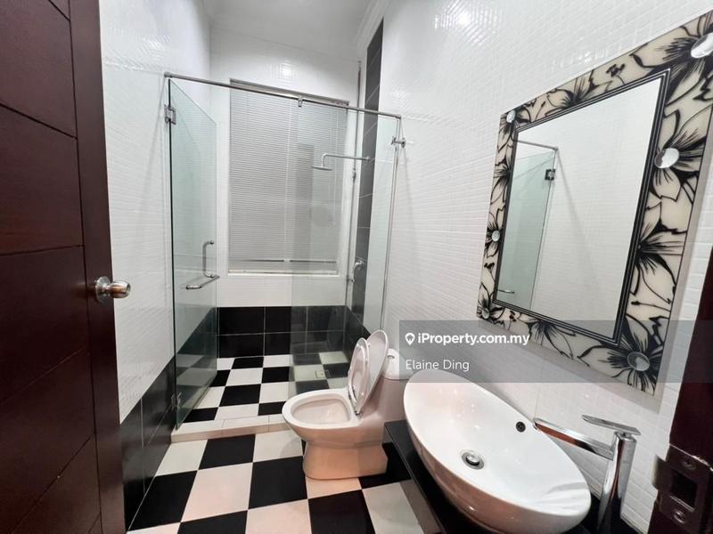 Bungalow House for Sale in Bluwater Estate of The Mines Resort City, Seri Kembangan by Elaine Ding - iProperty.com.my