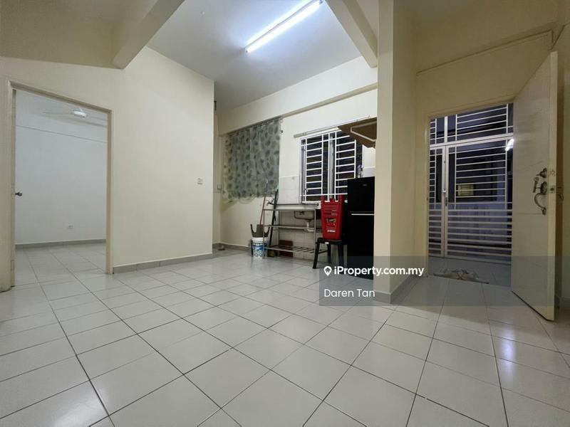Apartment for Rent in Palm Garden Apartment by DAREN TAN - Living Room - iProperty.com.my