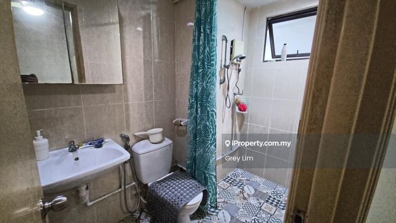 Condominium for Rent in Royal Domain Sri Putramas 2 by Grey Lim - Bathroom - iProperty.com.my