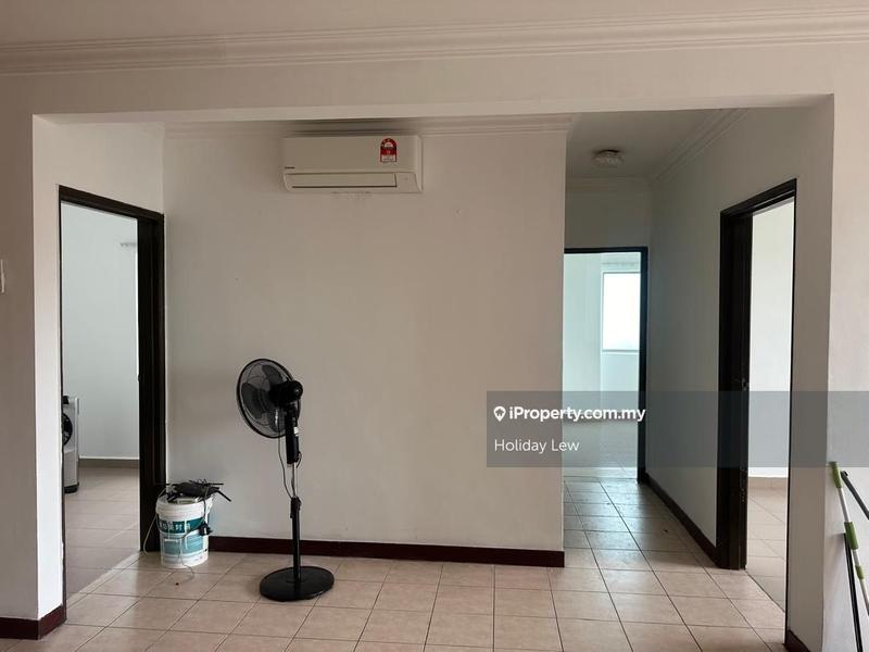 Condominium for Sale in Amadesa Resort Condominium by Holiday Lew - iProperty.com.my