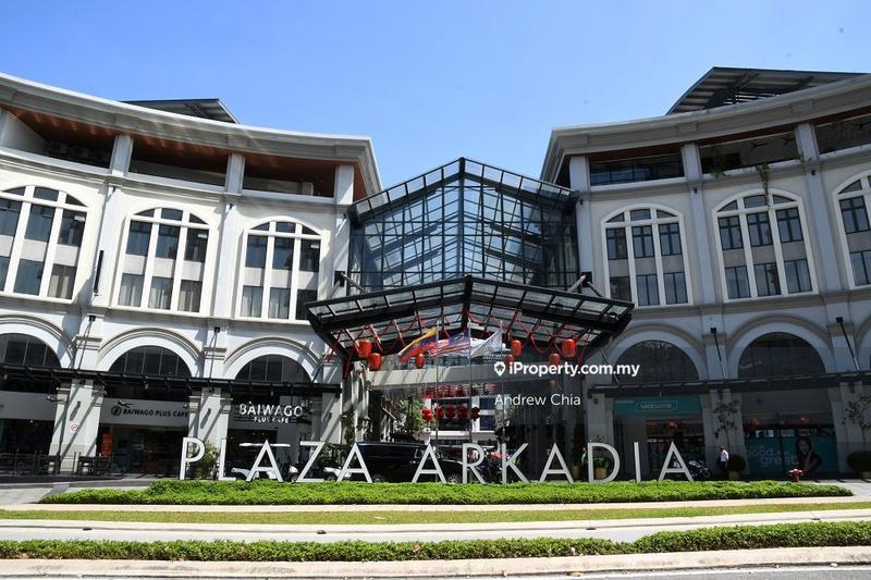 For Rent - Plaza Arkadia